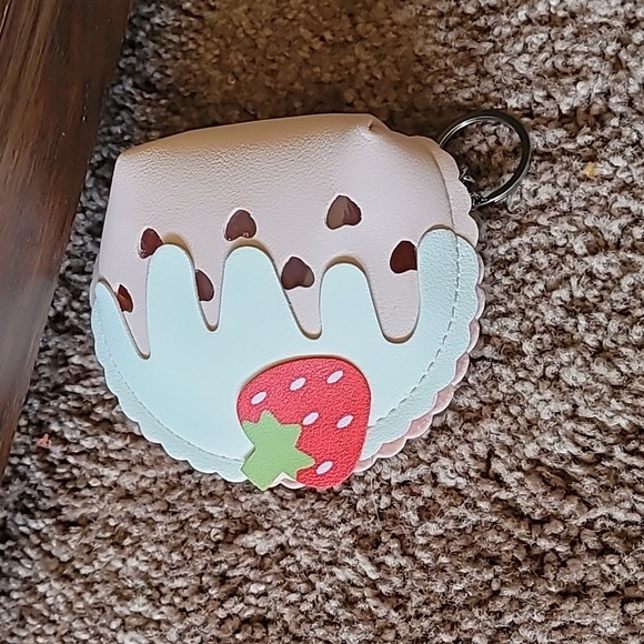Strawberry keychain case Strawberry keychain case Strawberry keychain case Straw - Picture 10 of 12